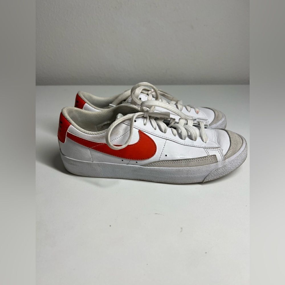 Nike Blazer Low '77 White / Orange Womens Shoes Size 6,5Y